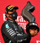 Hamilton la vuelve a hacer y gana su GP 93. Mercedes amarra su séptimo título consecutivo en la F1