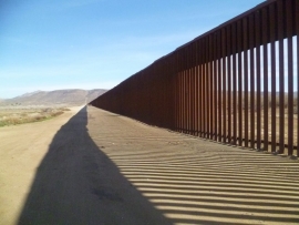 EEUU: el vasto, estúpido e inútil muro con México
