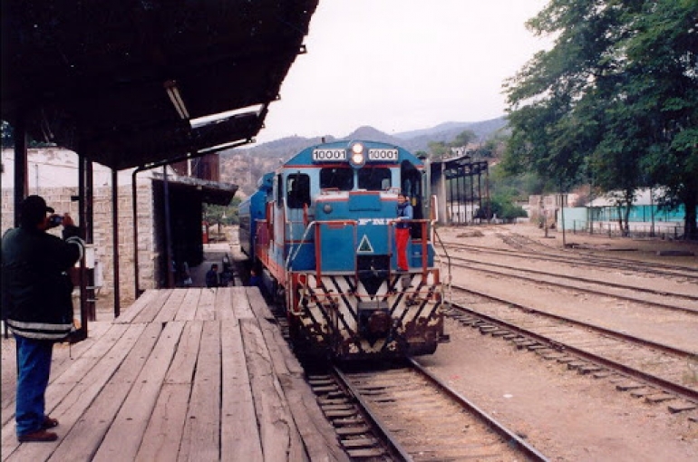 T-MEC: Un ferrocarril detenido en la estación Saúl Escobar Toledo