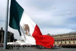 Retrato de septiembre: que la bandera no toque el suelo, que México no toque fondo