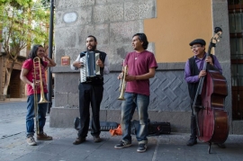 ¡La calle es nuestra! Diatriba contra el programa &quot;Artistas urbanos&quot; del Ayuntamiento de Puebla
